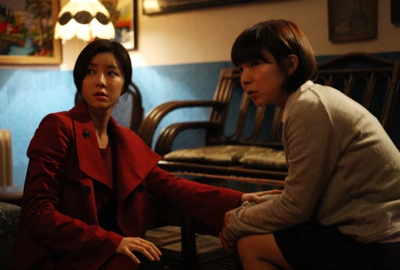 Кадр из дорамы Две луны