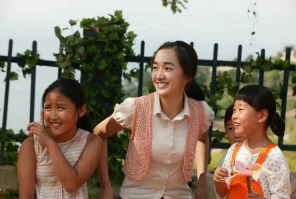 Кадр из дорамы Однажды летом