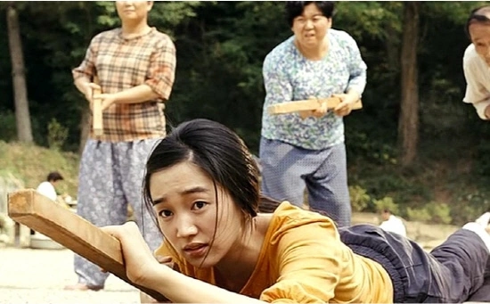 Кадр из дорамы Однажды летом