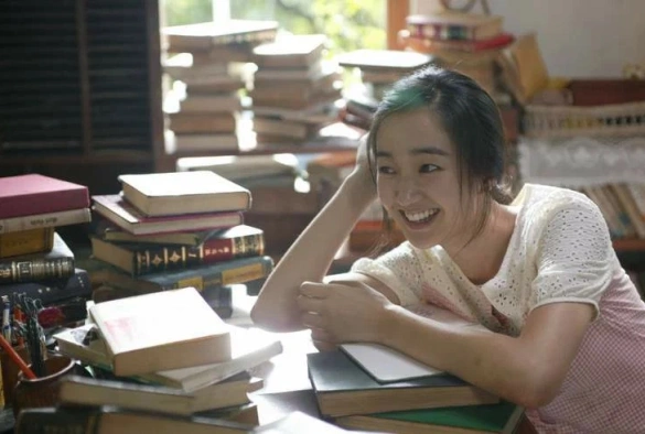 Кадр из дорамы Однажды летом