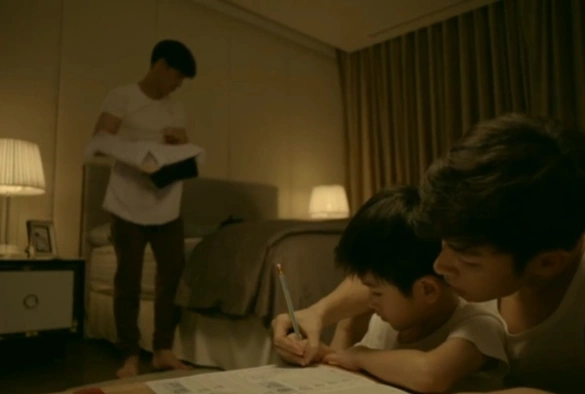 Кадр из дорамы Отцы