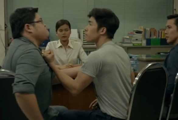 Кадр из дорамы Отцы