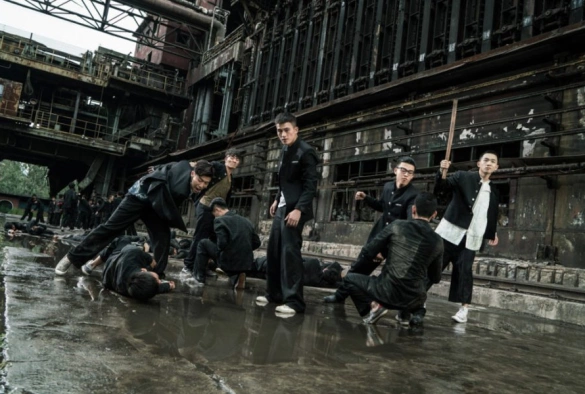 Кадр из дорамы Кулак и вера