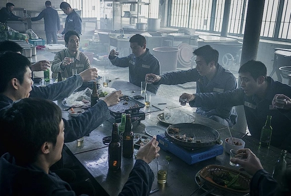 Кадр из дорамы Тюрьма