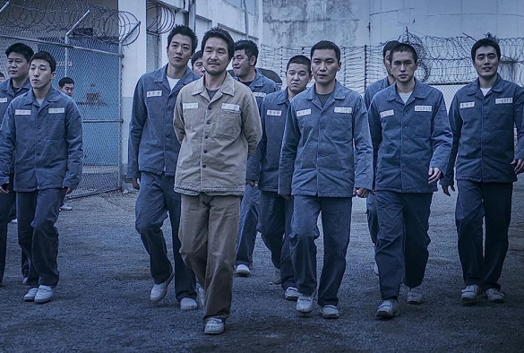 Кадр из дорамы Тюрьма