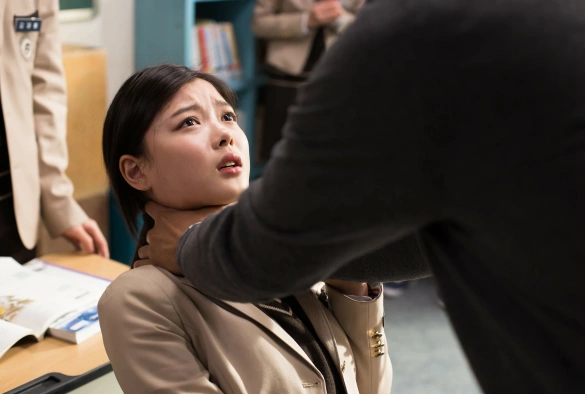 Кадр из дорамы Круг искупления