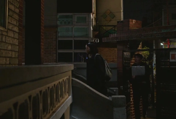 Кадр из дорамы Взрослая жизнь