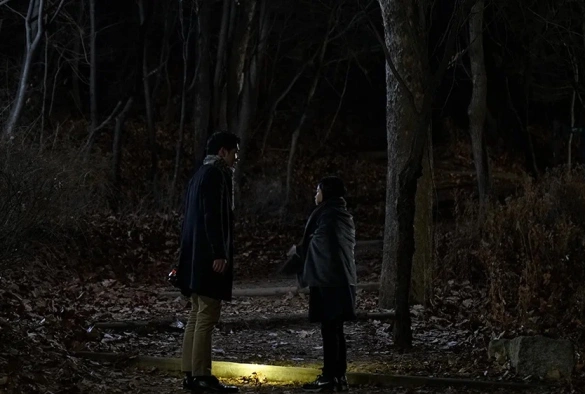 Кадр из дорамы Взрослая жизнь