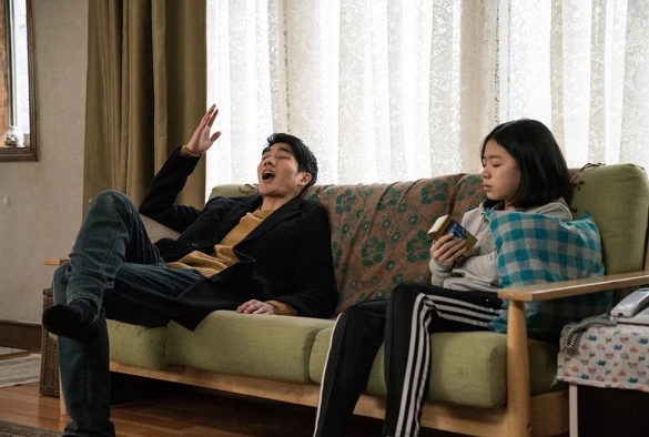 Кадр из дорамы Взрослая жизнь