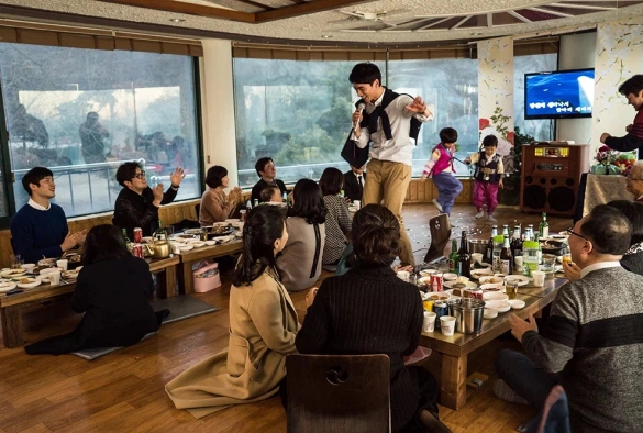 Кадр из дорамы Взрослая жизнь