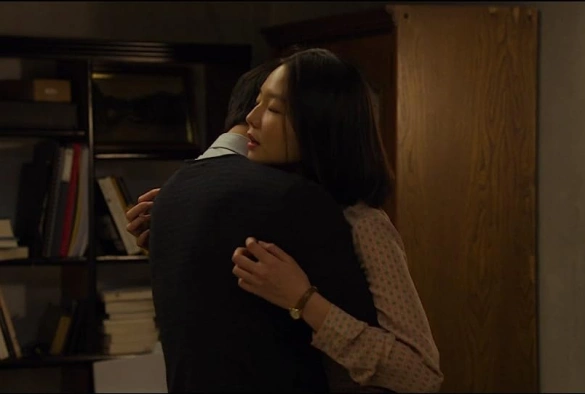 Кадр из дорамы Мадам Пэндок