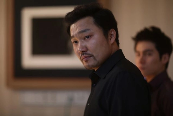 Кадр из дорамы За императора