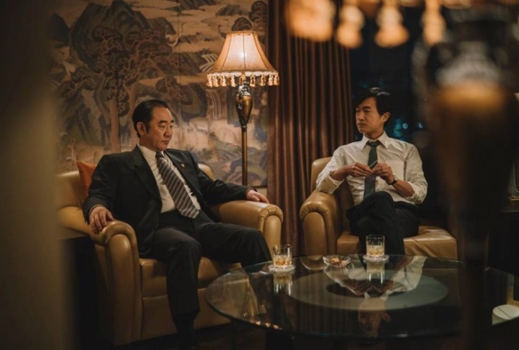 Кадр из дорамы Дефолт