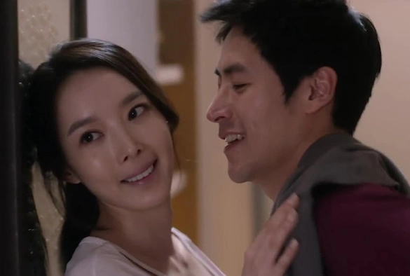 Кадр из дорамы Клиника любви