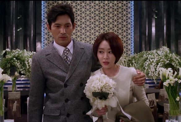 Кадр из дорамы Клиника любви