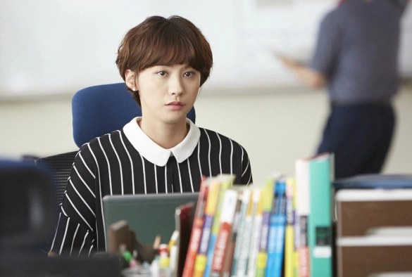 Кадр из дорамы Учительница