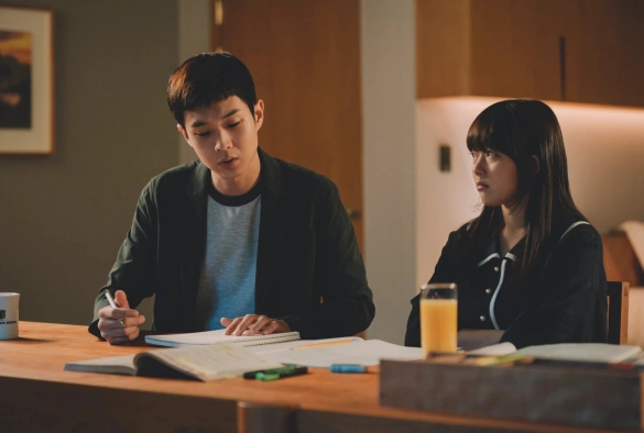 Кадр из дорамы Паразиты