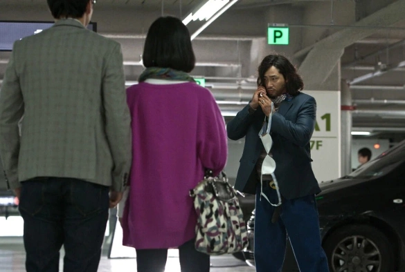 Кадр из дорамы Полицейский на подиуме