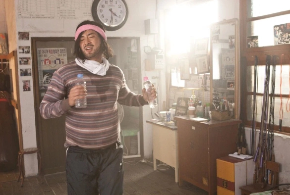 Кадр из дорамы Полицейский на подиуме