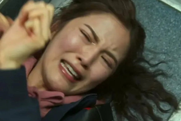 Кадр из дорамы Река скорби