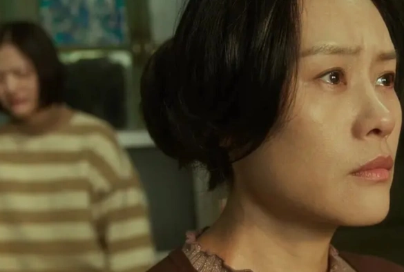 Кадр из дорамы Река скорби