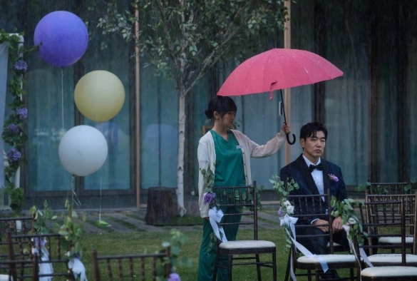 Кадр из дорамы Стоит ли нам сделать это дважды