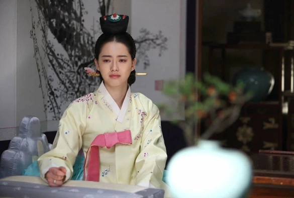 Кадр из дорамы Чосонский маг