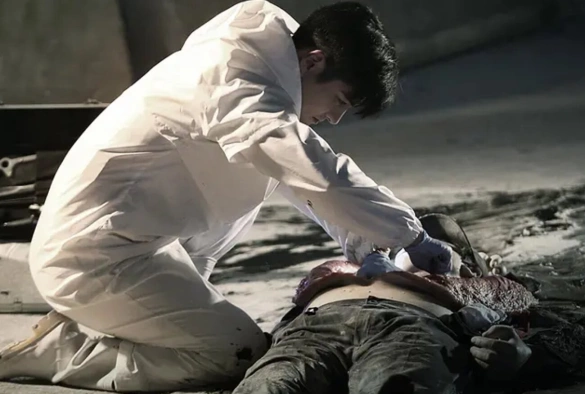 Кадр из дорамы Шёпот мёртвого тела