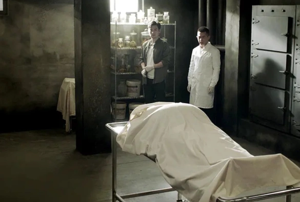 Кадр из дорамы Шёпот мёртвого тела