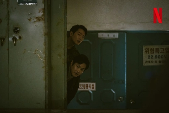 Кадр из дорамы Охотник за дезертирами 2 сезон