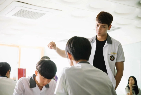 Кадр из дорамы Затмение