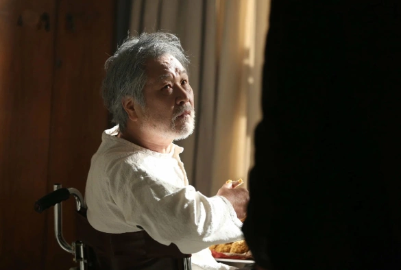 Кадр из дорамы Чёрные священники