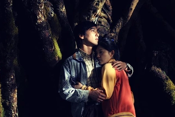 Кадр из дорамы Столь молоды