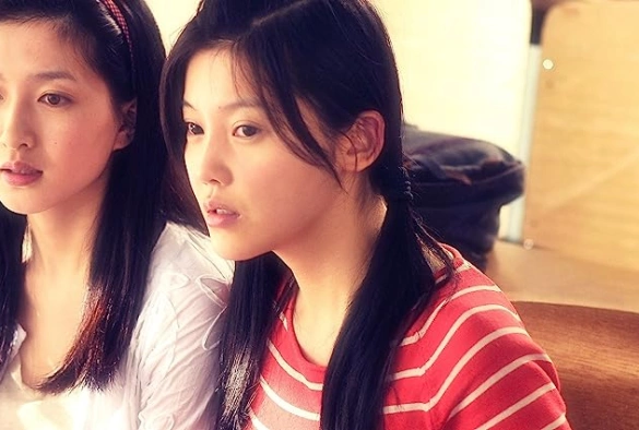 Кадр из дорамы Столь молоды