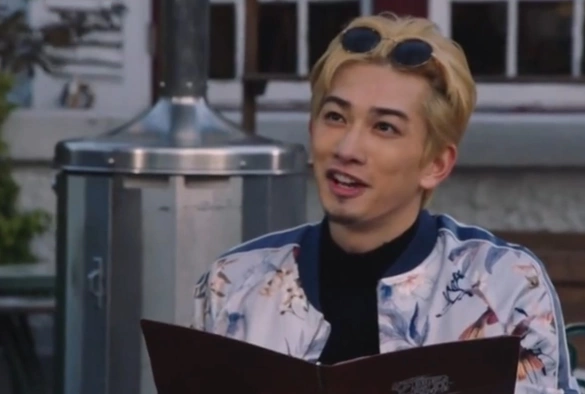 Кадр из дорамы Соседи по комнате