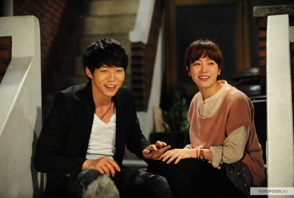 Кадр из дорамы Принц с чердака