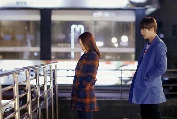 Кадр из дорамы Врачи неотложки