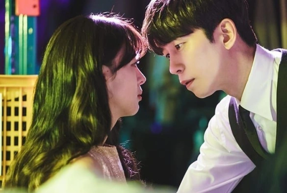 Кадр из дорамы Парфюм