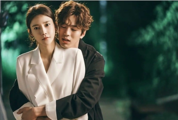 Кадр из дорамы Парфюм