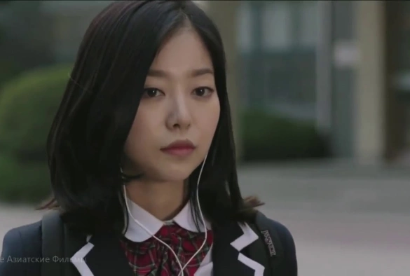 Кадр из дорамы Цветок вампира