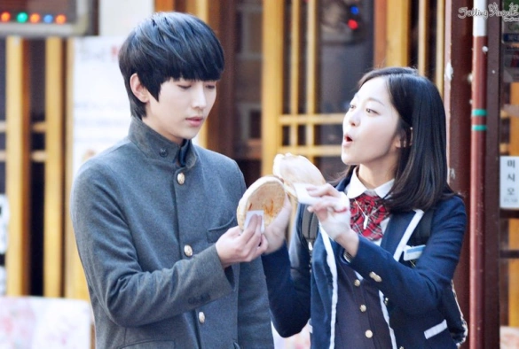 Кадр из дорамы Цветок вампира