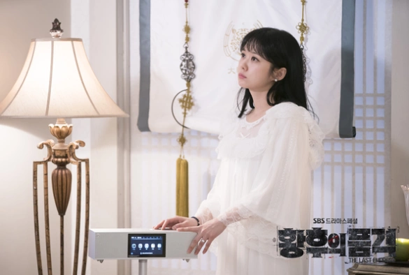 Кадр из дорамы Достоинство императрицы