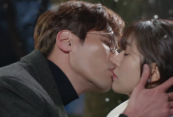 Кадр из дорамы Жонглёры