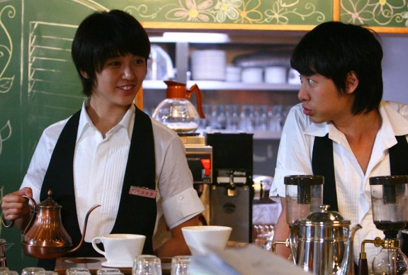 Кадр из дорамы Первое кафе «Принц»