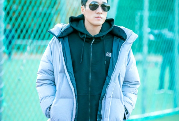 Кадр из дорамы Териус позади меня