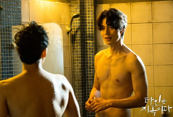 Кадр из дорамы Незнакомцы из ада