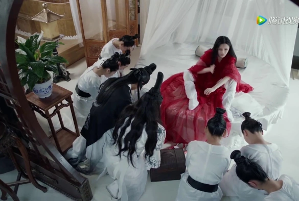 Кадр из дорамы Безумная королева