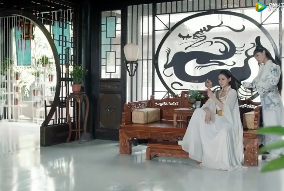 Кадр из дорамы Безумная королева