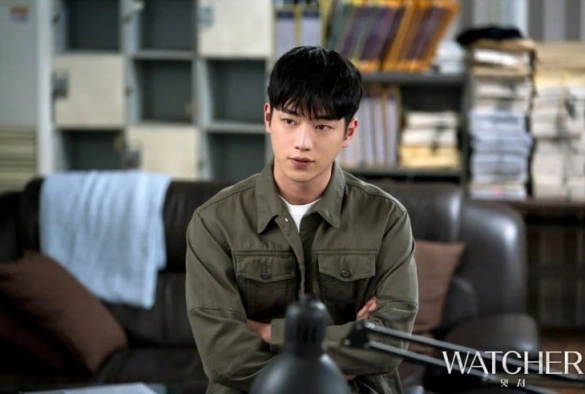 Кадр из дорамы Наблюдатель