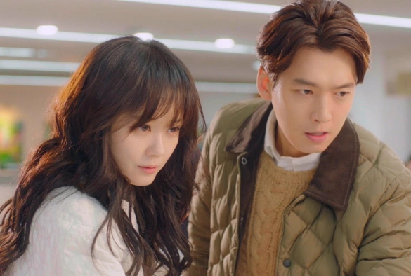 Кадр из дорамы Ещё один счастливый конец